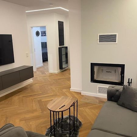 Neubau Apartment Mit Kamin Und Terrasse In Premium Lage Parkplatz Inklusive 빌레펠트 외부 사진