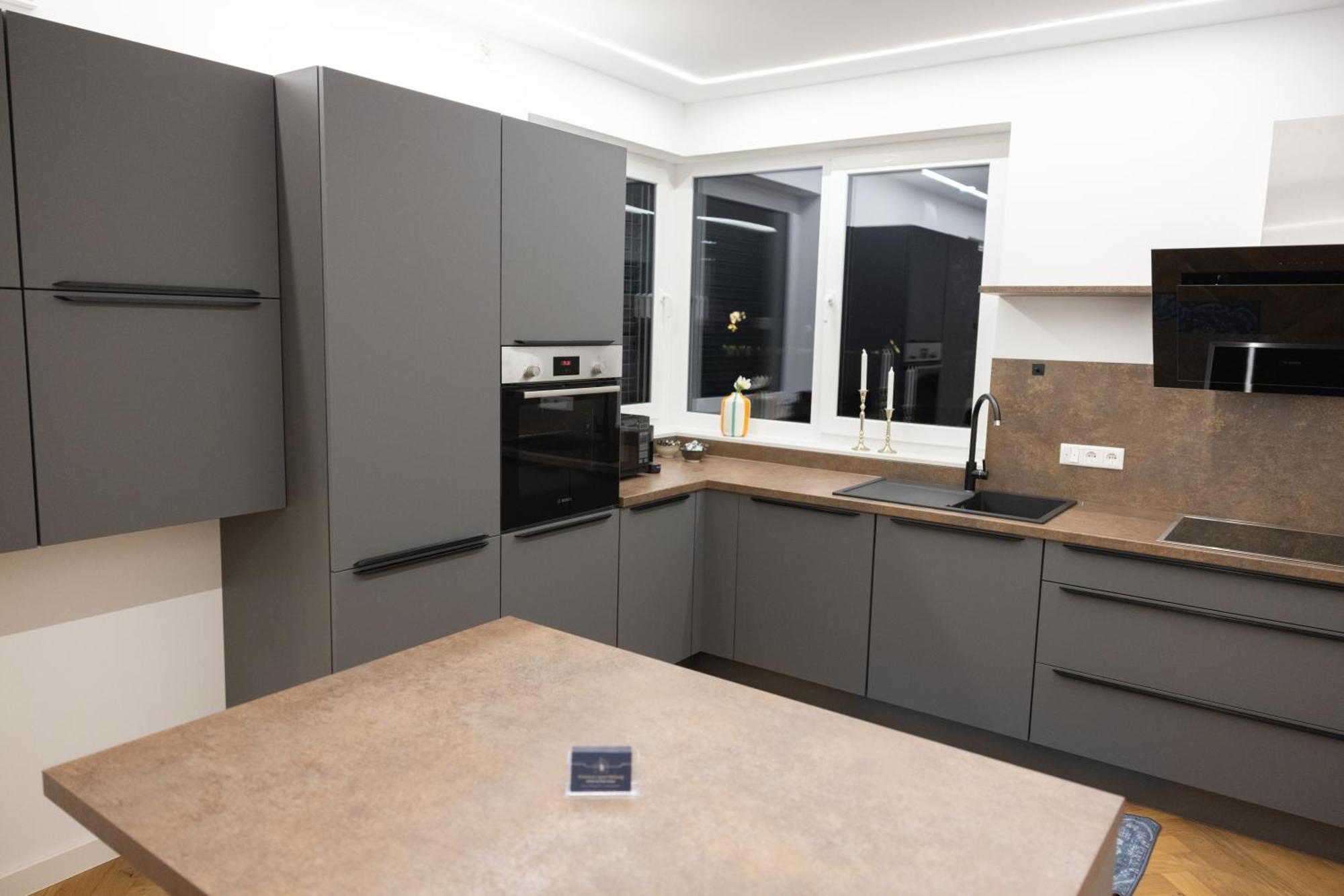 Neubau Apartment Mit Kamin Und Terrasse In Premium Lage Parkplatz Inklusive 빌레펠트 외부 사진