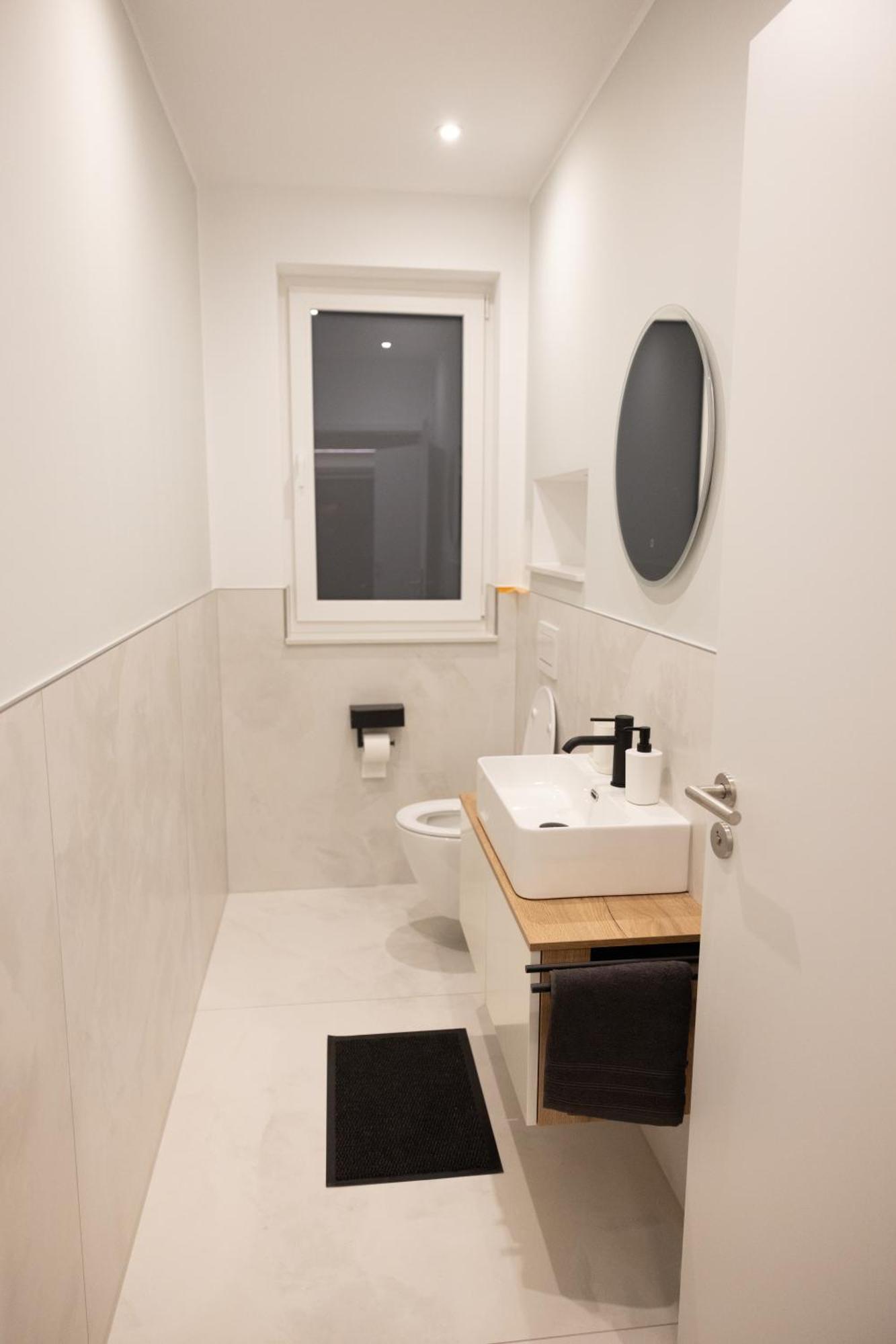 Neubau Apartment Mit Kamin Und Terrasse In Premium Lage Parkplatz Inklusive 빌레펠트 외부 사진