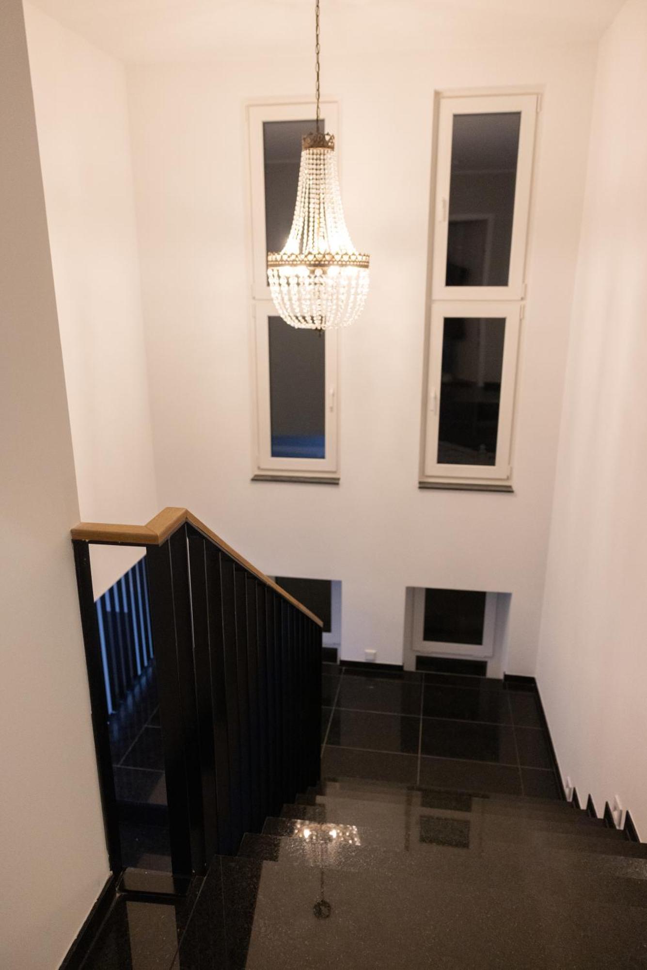 Neubau Apartment Mit Kamin Und Terrasse In Premium Lage Parkplatz Inklusive 빌레펠트 외부 사진