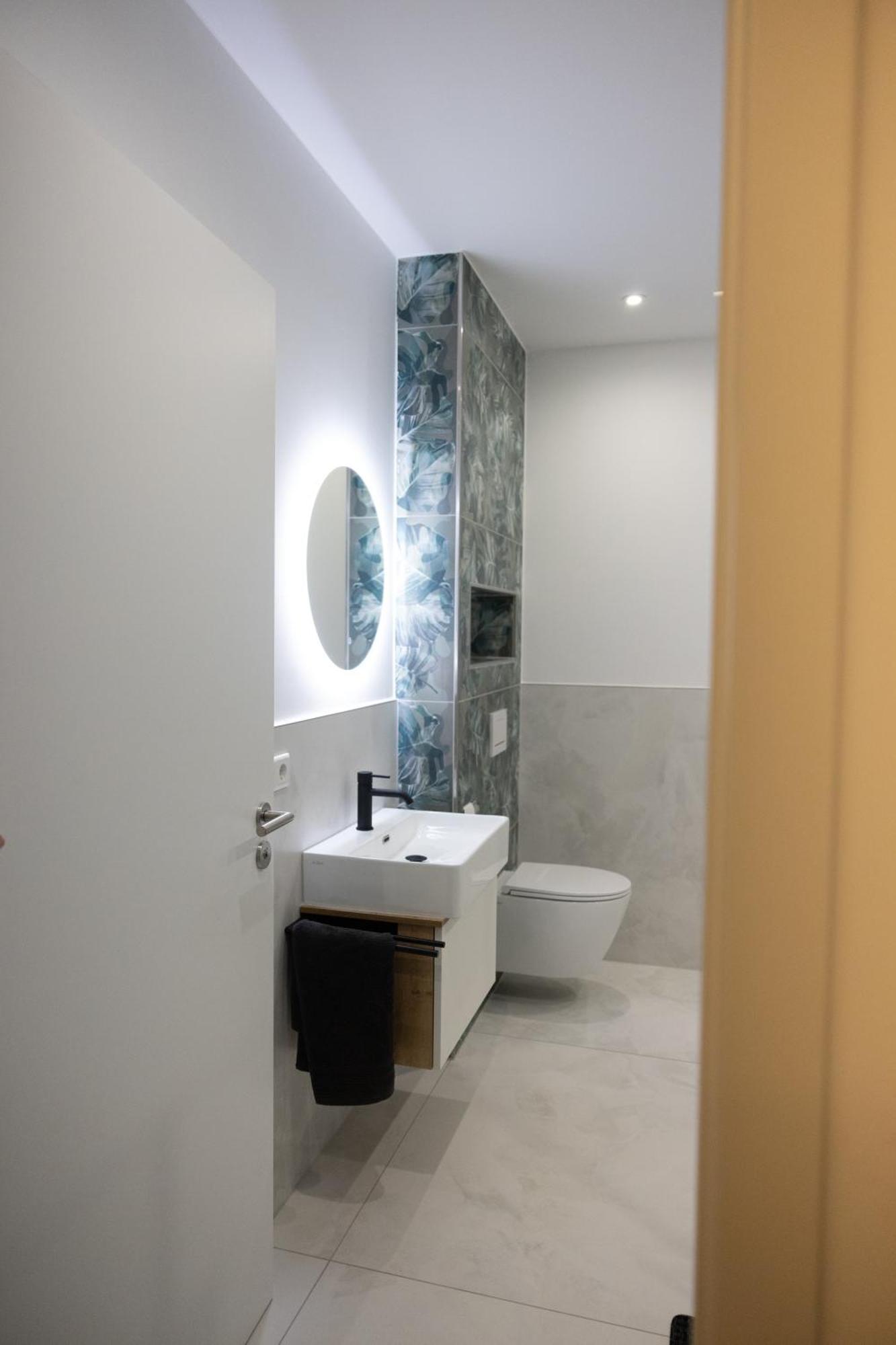 Neubau Apartment Mit Kamin Und Terrasse In Premium Lage Parkplatz Inklusive 빌레펠트 외부 사진